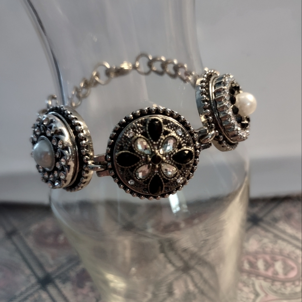 Classic deco bracelet